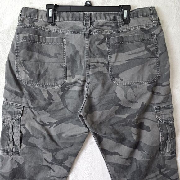 Wrangler Originals Cargo Pants Mens 38x26 Gray/black Camouflage Hemmed - Picture 7 of 8